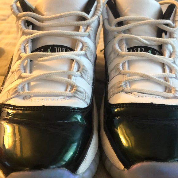 Jordan 11 low Emerald - Picture 4 of 6